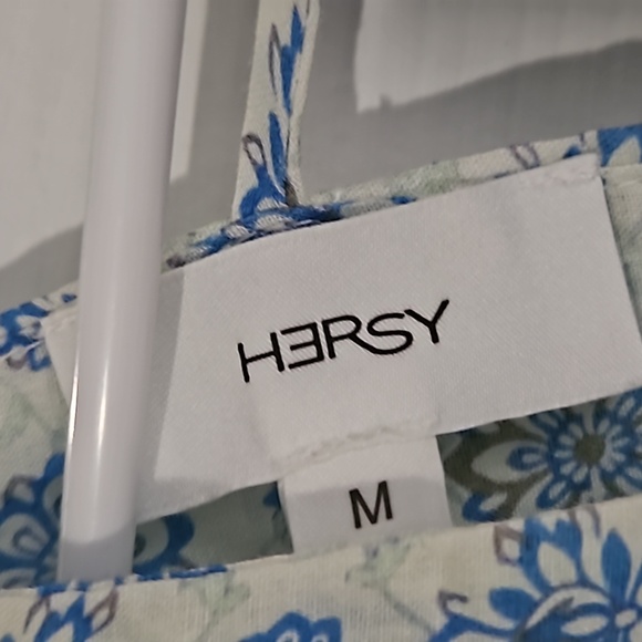 HERSY MEDALLION PRINT BABYDOLL DRESS M NWOT - Picture 5 of 13